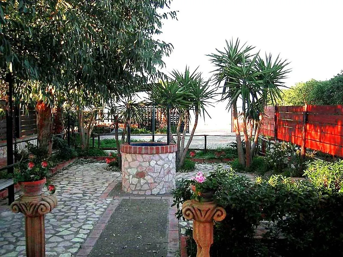 Villa Alba Campofelice Di Roccella Italien