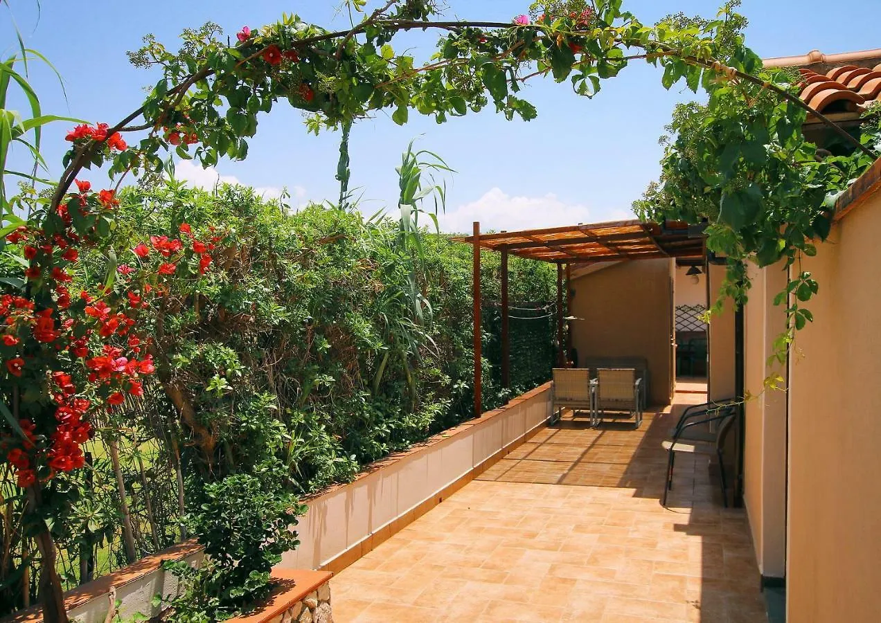 Semesterbostad Villa Alba Campofelice Di Roccella
