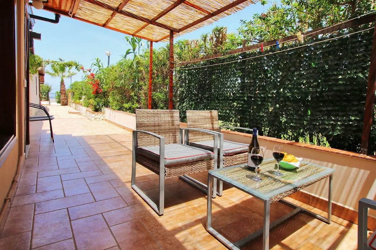 Villa Alba Campofelice Di Roccella Semesterbostad